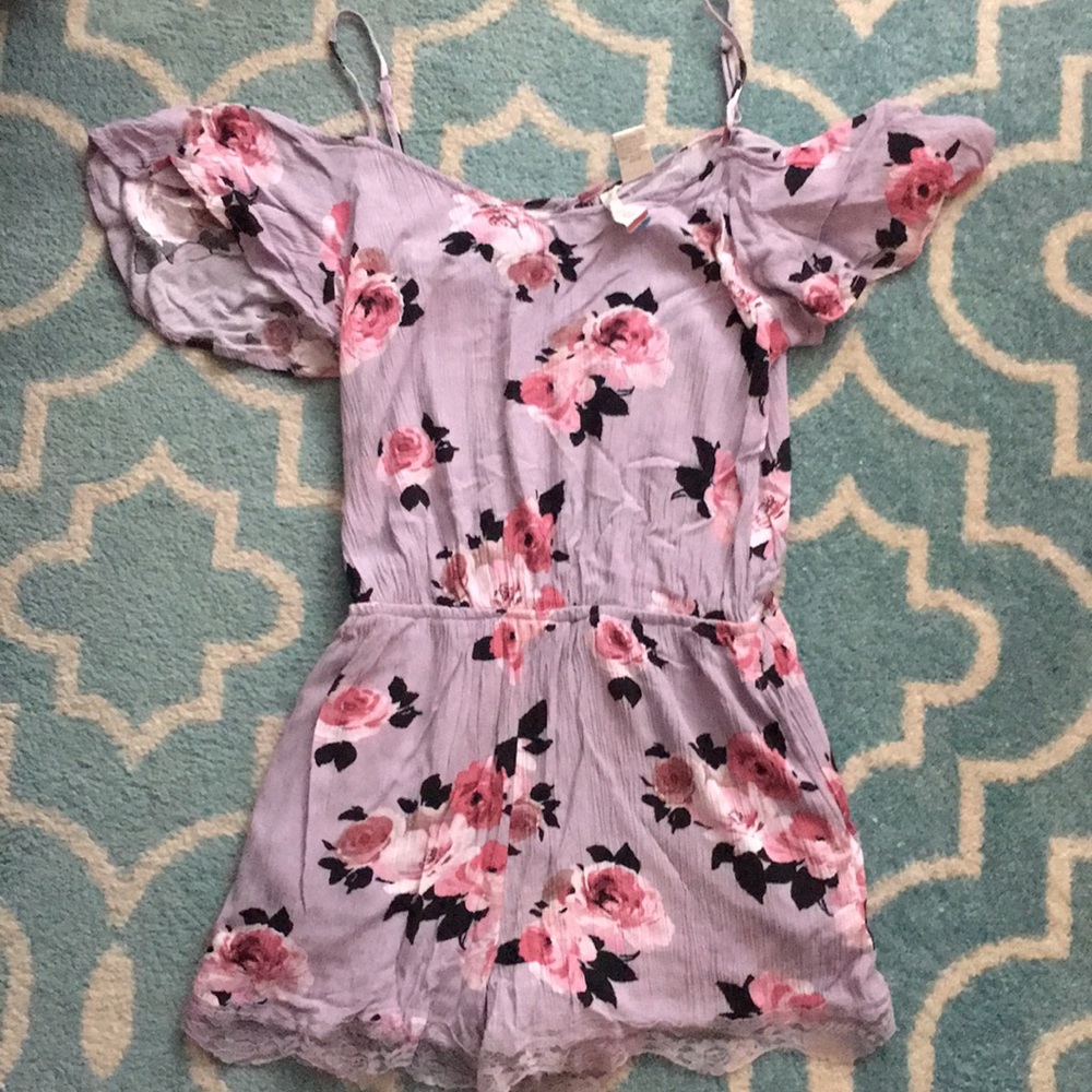 Mimi Chica crinkle lavender floral romper